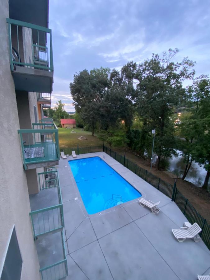 River Place Condos #102 2Bd พิเจนฟอร์จ ภายนอก รูปภาพ